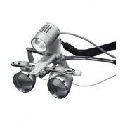 Zeiss EyeMag Light II - мощный LED-осветитель с максимальной интенсивностью освещения 50000 люкс для высокой детализации